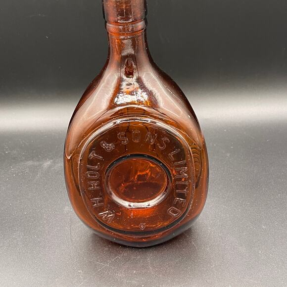 Vintage Aberlour Glenlivet Distillery 3-Sided Glass Bottle by W.H.Holt & Sons - Picture 5 of 9